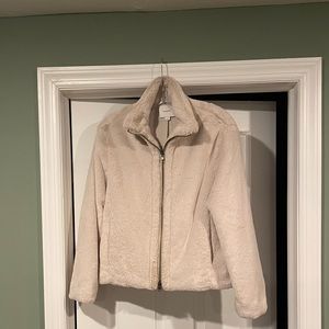 NWOT Absolutely STUNNING Vince luxury faux fur jacket. Cream colored size small